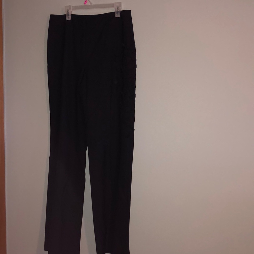 BRAND NEW WOMANS BLACK  WIDE LEG PANTS SIZE 8! NEVER WORN! NEW WITHOUT TAGS ON